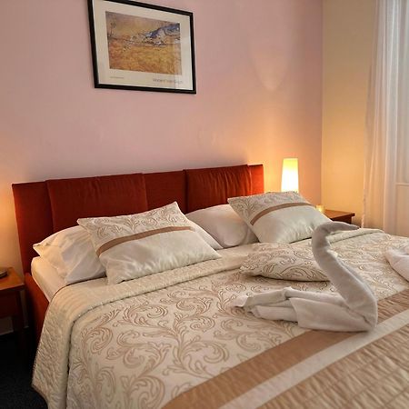 Wellness Hotel Stare Mesto 우헤르스케 흐라디슈테 외부 사진