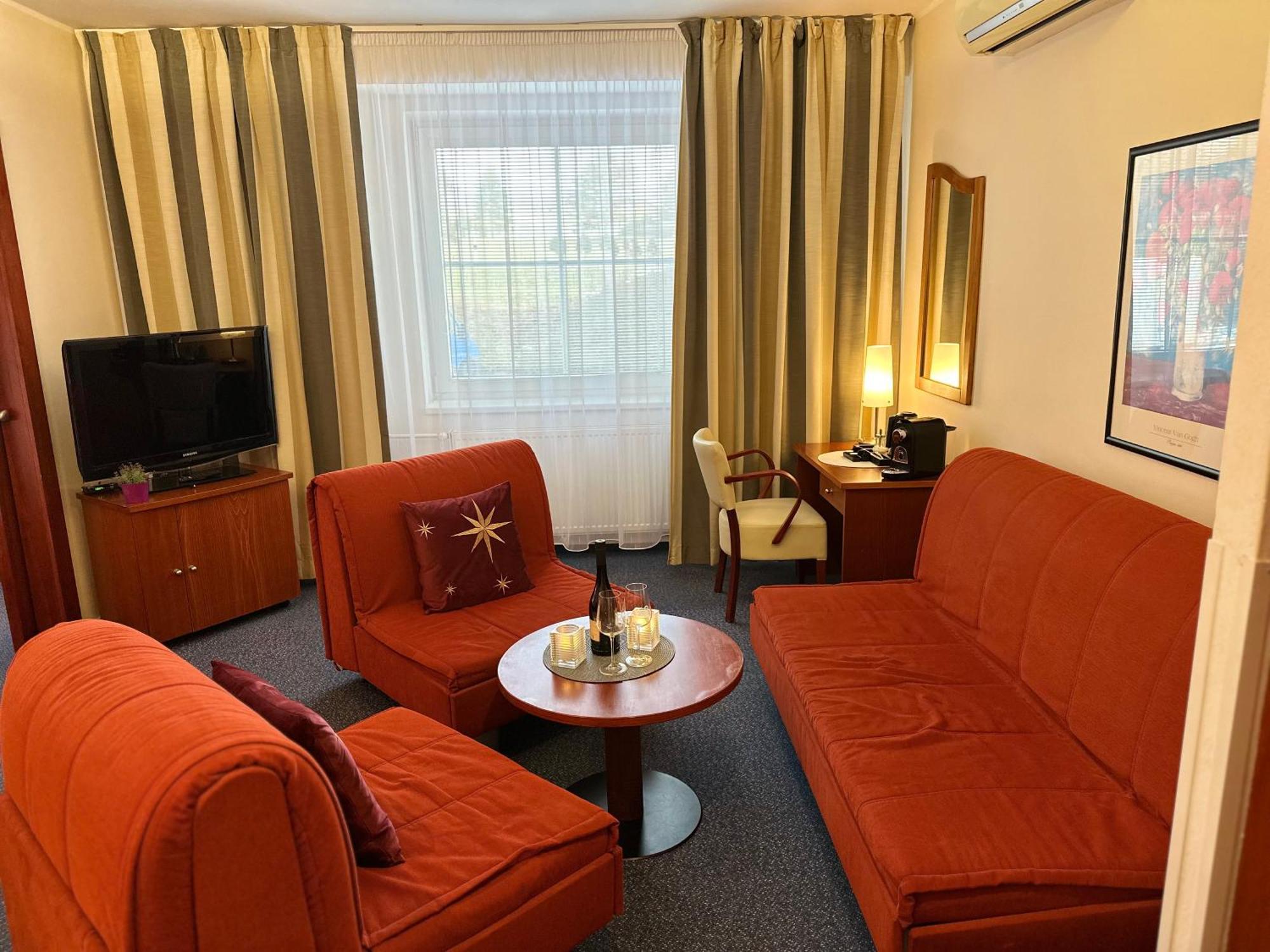 Wellness Hotel Stare Mesto 우헤르스케 흐라디슈테 외부 사진
